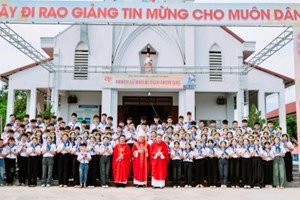 GP.Hưng Hóa - Giáo Xứ Cây Hồng: 98 Em Hân Hoan Lãnh Nhận Bí Tích Thêm Sức 