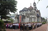 GP.Hưng Hóa - Giáo xứ An Bình hành hương Năm Thánh tại nhà thờ Yên Bái