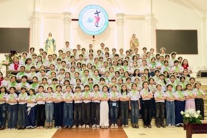 GP.Hưng Hóa - 256 Em Thiếu Nhi Thánh Thể Giáo Xứ Hoàng Xá Được Lãnh Nhận Hồng Ân Xưng Tội Và Rước Lễ Lần Đầu