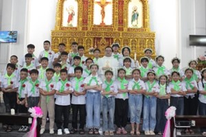 GP.Hưng Hóa - Giáo xứ Yên Bái: 37 em Thiếu nhi Thánh Thể được lãnh nhận Hồng ân Xưng tội Rước lễ lần đầu