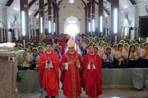 GP.Hưng Hóa - Thánh Lễ Ban Bí Tích Thêm Sức tại Giáo Xứ Phú Nghĩa Ba Vì