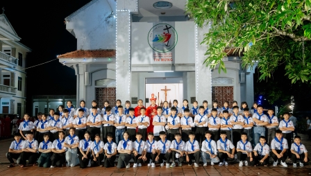 GP.Hưng Hóa - Thánh Lễ Ban Bí Tích Thêm Sức tại Giáo xứ Vĩnh Hóa của Đức cha Đaminh Hoàng Minh Tiến