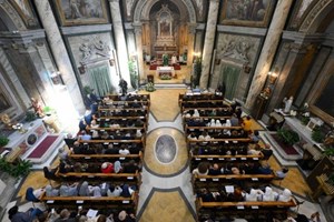 Đức Thánh Cha dâng Thánh lễ tại nhà thờ thánh Anna ở Vatican