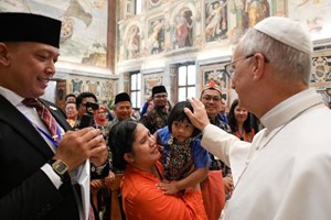 Đức Thánh Cha Lêô gặp cộng đoàn Indonesia ở Roma