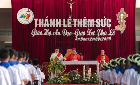 GP.Hưng Hóa - Giáo xứ Phù Lỗ: 50 Thiếu Nhi Lãnh Nhận Bí Tích Thêm Sức