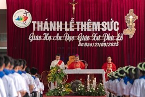 GP.Hưng Hóa - Giáo xứ Phù Lỗ: 50 Thiếu Nhi Lãnh Nhận Bí Tích Thêm Sức