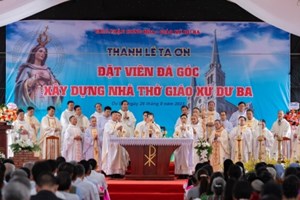 GP.Hưng Hóa - Giáo xứ Dư Ba: Thánh lễ đặt viên đá xây dựng Nhà thờ mới