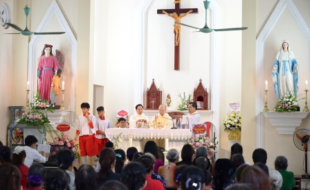 GP.Hưng Hóa - Giáo họ Phúc Đức (Giáo xứ Cát Ngòi): Thánh lễ mừng kính Tổng Lãnh Thiên Thần Raphael quan thầy và làm phép nhà Mục vụ