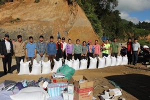 GP.Hưng Hóa - Giáo xứ Điện Biên thực hiện chương trình bác ái tại xã Na Son, tỉnh Điện Biên