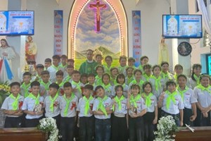 GP.Hưng Hóa - Giáo Xứ Đồng Đam: 43 Em Thiếu Nhi Hân Hoan Lãnh Nhận Hồng Ân Xưng Tội Rước Lễ Lần Đầu