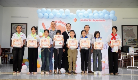 GP.Hưng Hóa - Giáo xứ Điện Biên: Lễ Khai Giảng Năm Học Giáo Lý 2025 - 2026 với chủ đề "Sống Với Chúa Giêsu"