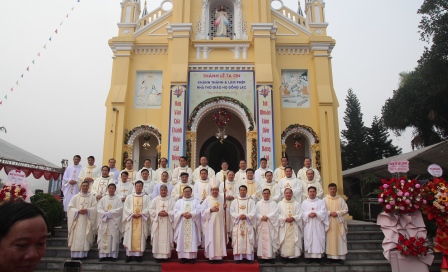 GP.Hưng Hóa - Thánh Lễ Tạ Ơn Và Làm Phép Nhà Thờ Giáo Họ Đồng Lạc