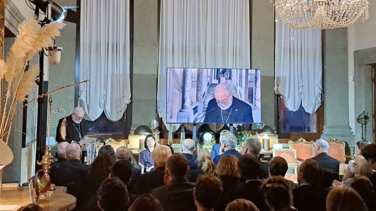 Lên án việc mang thai hộ, Đức Tổng Giám mục Gallagher nói rằng con người không thể trở thành hàng hóa giao dịch