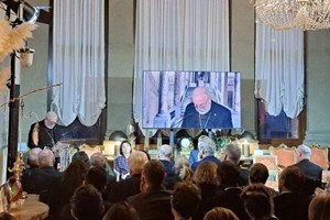 Lên án việc mang thai hộ, Đức Tổng Giám mục Gallagher nói rằng con người không thể trở thành hàng hóa giao dịch