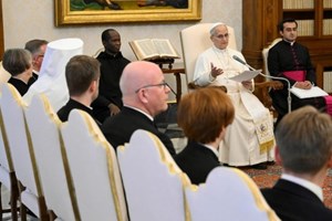 Đức Thánh Cha Lêô XIV: Hãy mang ánh sáng của Chúa đến những tăm tối