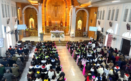 GP.Hưng Hóa - Giáo Họ Phú Châu Long Trọng Chầu Thánh Thể Thay Mặt Giáo Phận