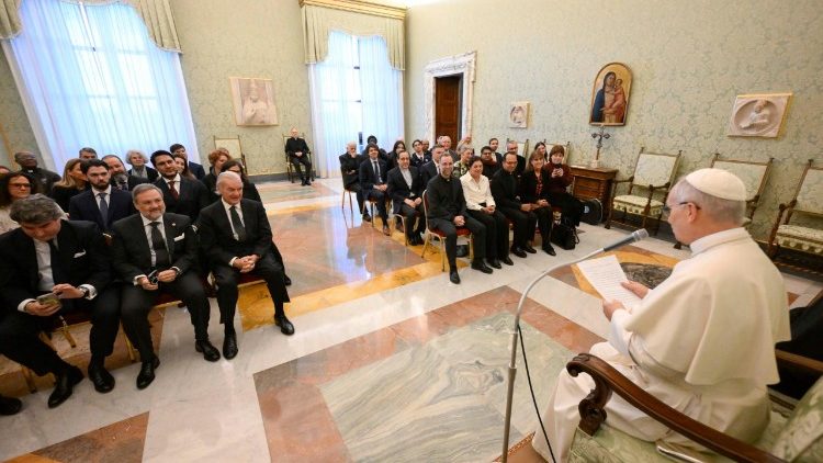 ĐTC Lêô XIV kêu gọi đào tạo người trẻ thành những người khẩn cầu cho thế giới