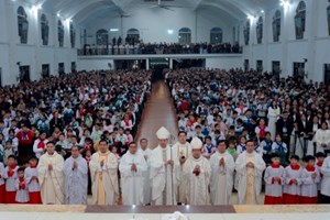 GP.Hưng Hóa - Đức Tổng Giám Mục Marek Zalewski Thăm Mục Vụ Và Dâng Thánh Lễ Chúa Hiển Linh Tại Giáo Xứ Hoàng Xá