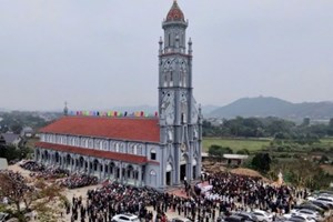 GP.Hưng Hóa - Giáo xứ Lã Hoàng: Thánh lễ Mùng Ba Tết, Xin Chúa thánh hoá công ăn việc làm