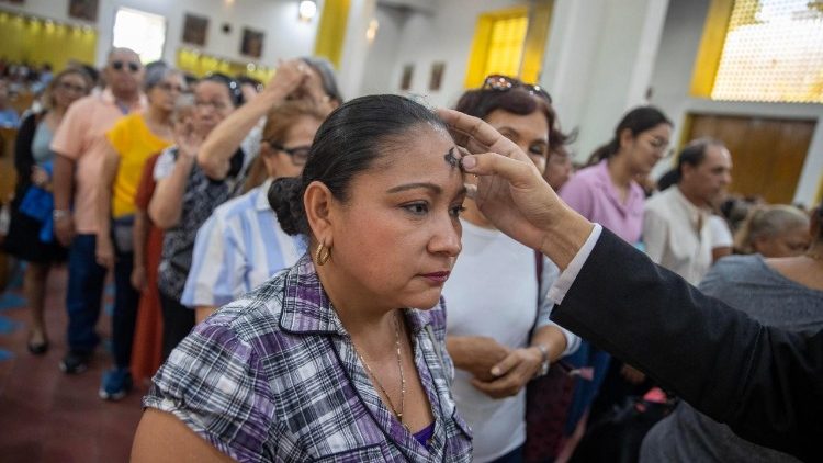 Vatican phát hành tài liệu mục vụ giúp sống mỗi Chúa nhật Mùa Chay