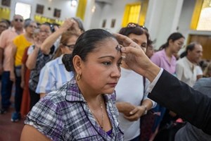 Vatican phát hành tài liệu mục vụ giúp sống mỗi Chúa nhật Mùa Chay