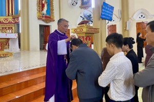 GP.Hưng Hóa - Khai mạc Mùa Chay Thánh tại Giáo xứ Lã Hoàng