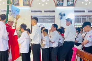 GP.Hưng Hóa - Giáo Xứ Mỹ Bằng: 49 Em Thiếu Nhi Hân Hoan Đón Nhận Hồng Ân Chúa Thánh Thần