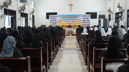 GP.Hưng Hóa - Liên Tu sĩ Giáo phận  mừng Ngày Quốc tế Đời sống Thánh hiến