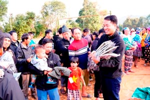 GP.Hưng Hóa - Xuân Yêu Thương: Giáo xứ Điện Biên Mang Tết Ấm Đến Vùng Cao