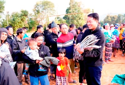 GP.Hưng Hóa - Xuân Yêu Thương: Giáo xứ Điện Biên Mang Tết Ấm Đến Vùng Cao