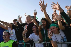 Ủy ban Thần học Quốc tế cảnh báo nguy cơ thay thế “Thiên Chúa hằng sống” bằng một “Thiên Chúa ảo”