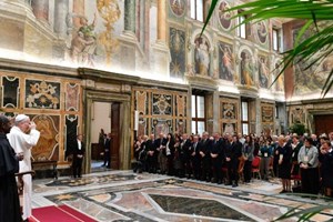 Đức Thánh Cha: Mỗi Kitô hữu được mời gọi đón tiếp và quan tâm đến những người yếu thế