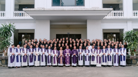 GP.Hưng Hóa - Bế mạc Khóa Huấn luyện Tác viên Tin Mừng tại Trung tâm Mục vụ Hà Thạch