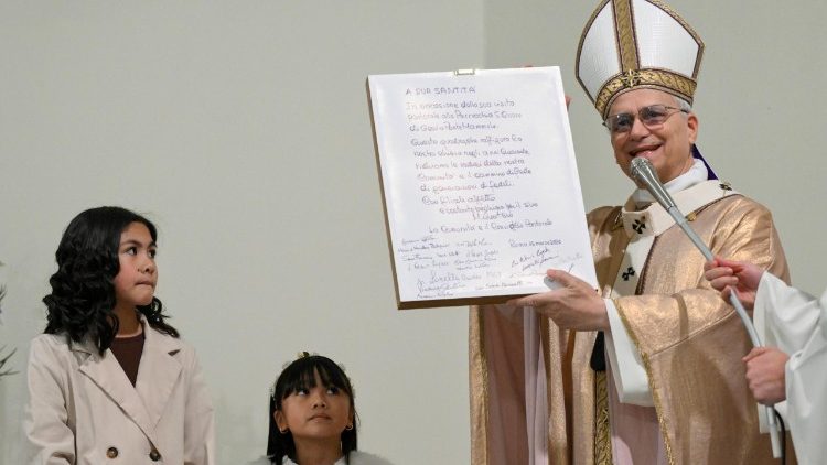 Đức Thánh Cha thăm mục vụ giáo xứ Thánh Tâm ở Roma