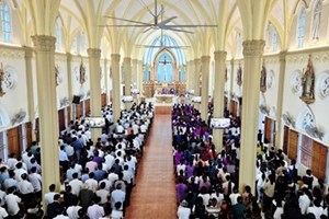 GP.Hưng Hóa - Giáo xứ Lã Hoàng chầu Thánh Thể thay mặt Giáo phận năm 2026