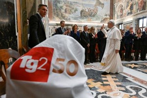 Đức Thánh Cha kêu gọi các nhà báo giúp thế giới nhận ra khuôn mặt của chiến tranh