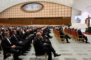 Cha Pasolini: “Đừng dùng những điều thuộc về Thiên Chúa để tìm kiếm sự chấp thuận và công nhận”