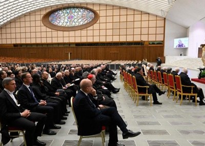 Cha Pasolini: “Đừng dùng những điều thuộc về Thiên Chúa để tìm kiếm sự chấp thuận và công nhận”