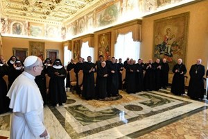 Đức Thánh Cha: chuyển cầu là công việc được trao phó cho các đan sĩ dòng Biển Đức