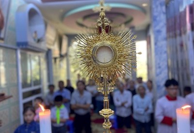 GP.Hưng Hóa - Giáo điểm Văn Sơn - Chuẩn xứ Văn Bàn Chầu Thánh Thể thay mặt Giáo phận