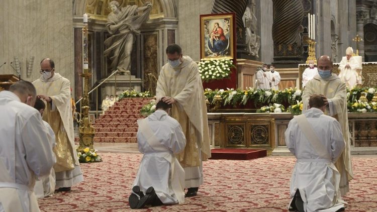 Báo cáo của Thượng Hội đồng kêu gọi việc đào tạo tại chủng viện không tách rời đời sống giáo xứ