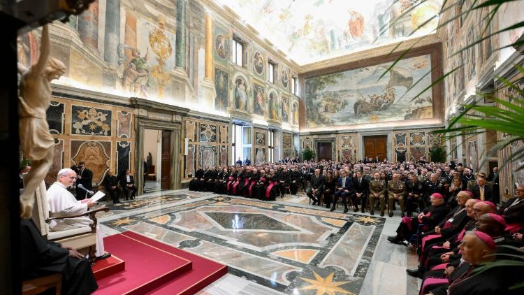 Đức Thánh Cha: sứ vụ của Tuyên úy Quân đội là công việc của tình yêu thương