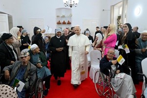 [Tông du Algeria] Đức Thánh Cha thăm nhà dưỡng lão của Dòng Tiểu Muội Người Nghèo