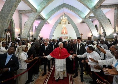 [Tông du Angola] ĐTC Gặp các Giám mục, linh mục, tu sĩ, giáo lý viên: Hãy tiếp tục đề cao việc đào tạo liên tục