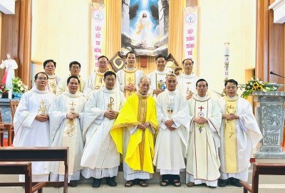 GP.Hưng Hóa - Thánh lễ tạ ơn 45 năm linh mục của cha cố Giuse Nguyễn Thái Hà