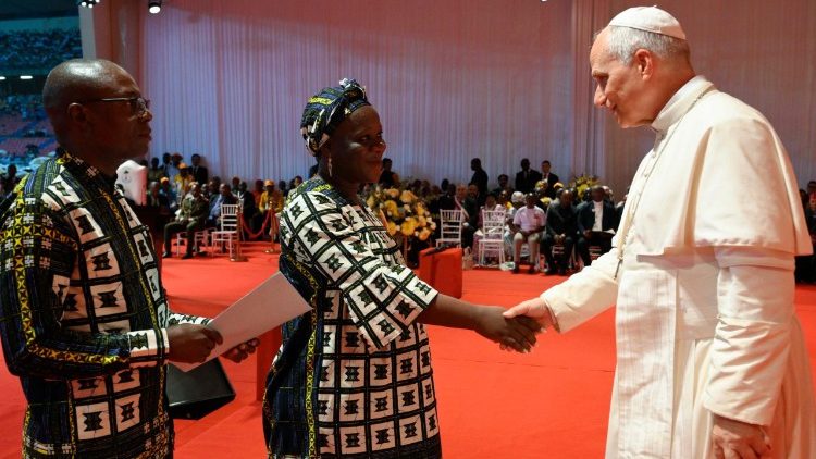 [Tông du Guinea Xích Đạo] Đức Thánh Cha gặp gỡ Giới trẻ và các Gia đình tại Sân vận động Bata