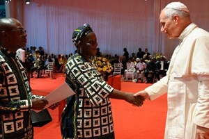 [Tông du Guinea Xích Đạo] Đức Thánh Cha gặp gỡ Giới trẻ và các Gia đình tại Sân vận động Bata