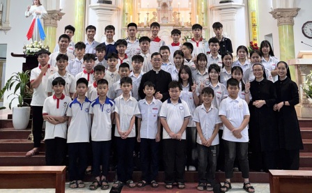 GP.Hưng Hóa - Ngày cầu nguyện cho ơn thiên triệu tại Giáo xứ Trại Vàng