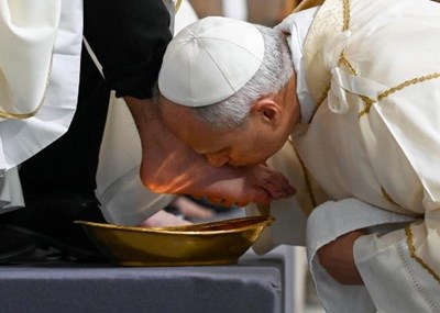 Thánh lễ Tiệc Ly (2/4): Đức Giêsu yêu thương cách dứt khoát