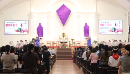 GP.Hưng Hóa - Thánh Lễ Tiệc Ly Tại Giáo Xứ Hoàng Xá